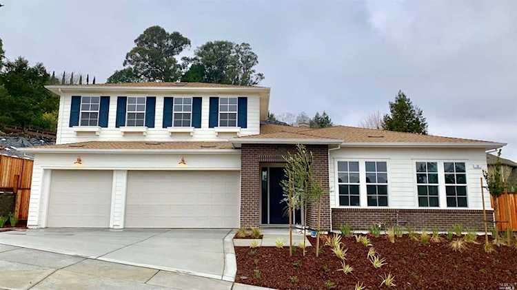 14 Oak Knoll Court Petaluma, CA 94952