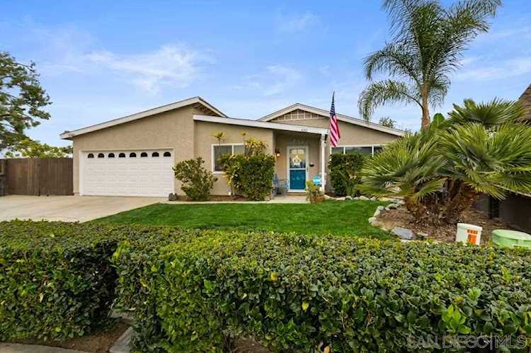 632 Monica Cir Oceanside, CA 92057