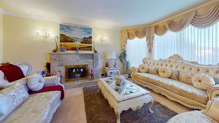 7437 Stirling Street Vancouver, BC V5P 4H7