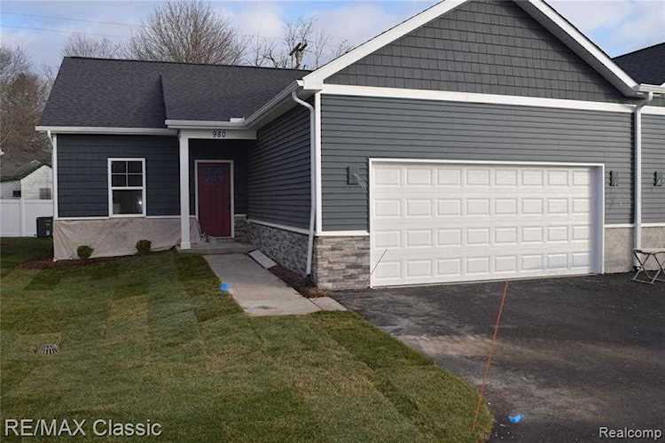 980 E Clinton Howell, MI 48843