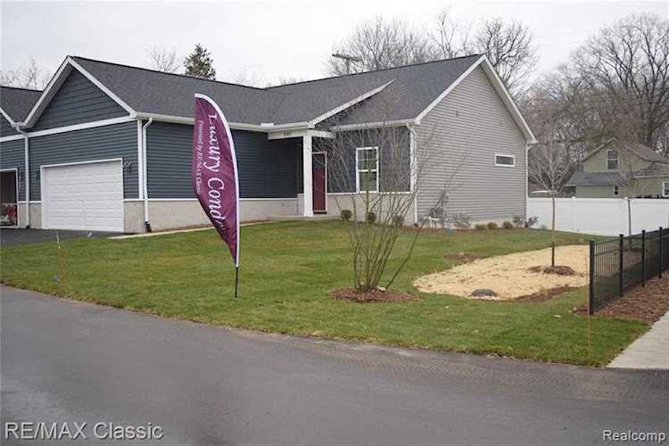 990 E Clinton Howell, MI 48843