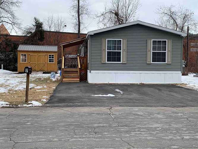 7 Grappone Dr Concord, NH 03301