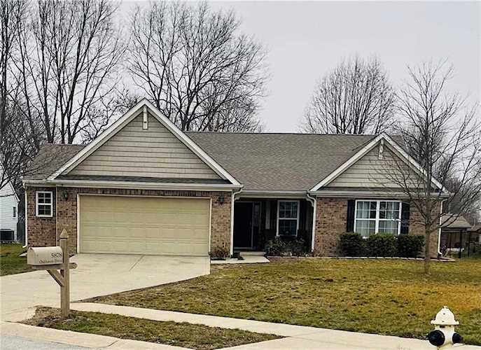 5878 Oakhaven Dr Greenwood, IN 46142
