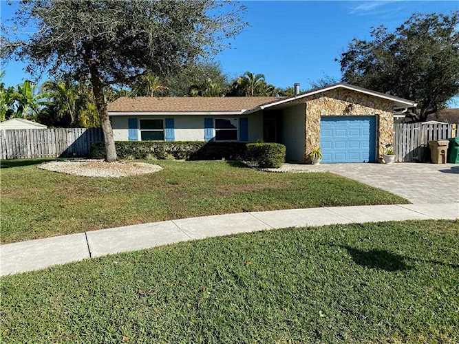 12811 SW 10th Mnr Davie, FL 33325