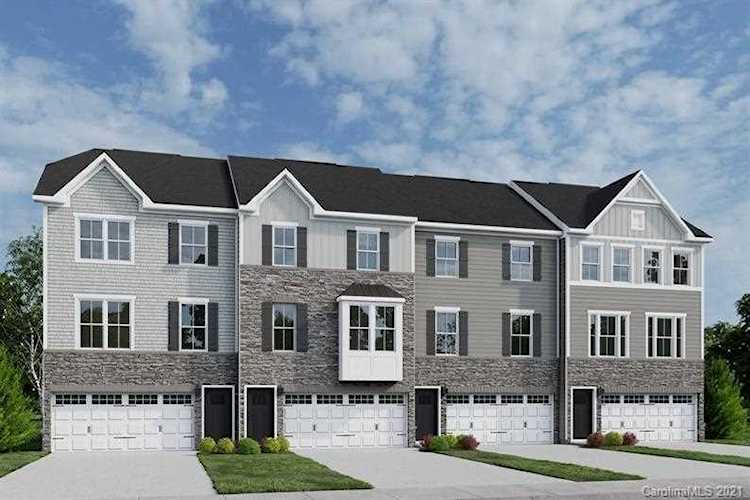 906 Portrush Ln Tega Cay, SC 29708