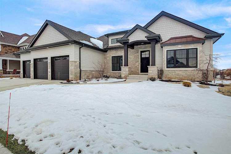 1107 Ireland Dr Waunakee, WI 53597