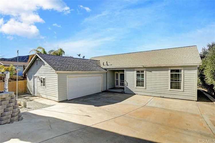 32011 Spruce Avenue Wildomar, CA 92584