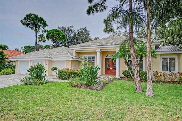 8600 Woodbriar Dr Sarasota, FL 34238