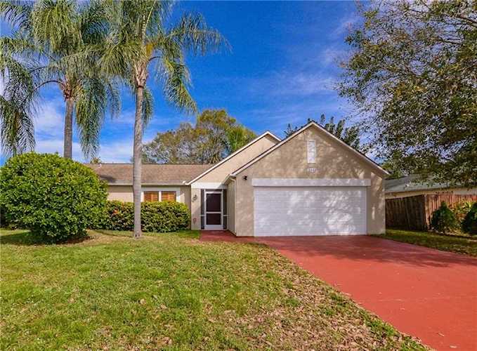 2543 SW Dalpina Rd Port Saint Lucie, FL 34953