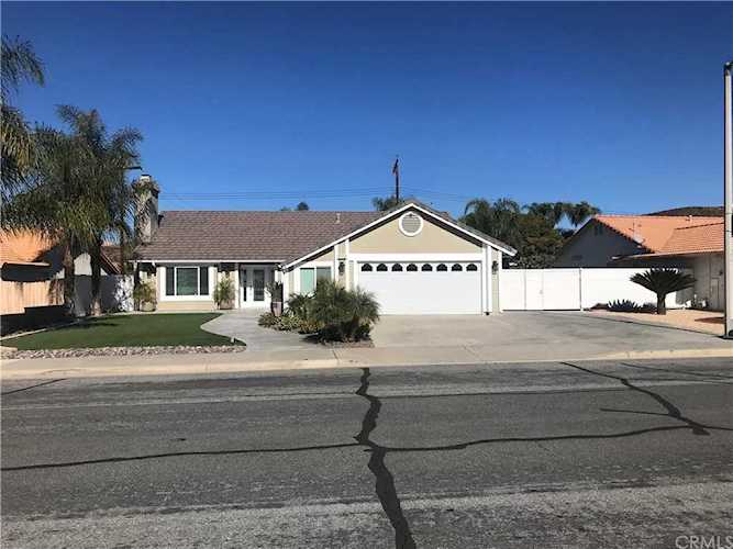 30160 Pebble Beach Drive Menifee, CA 92586 | MLS SW21005204 Photo 1