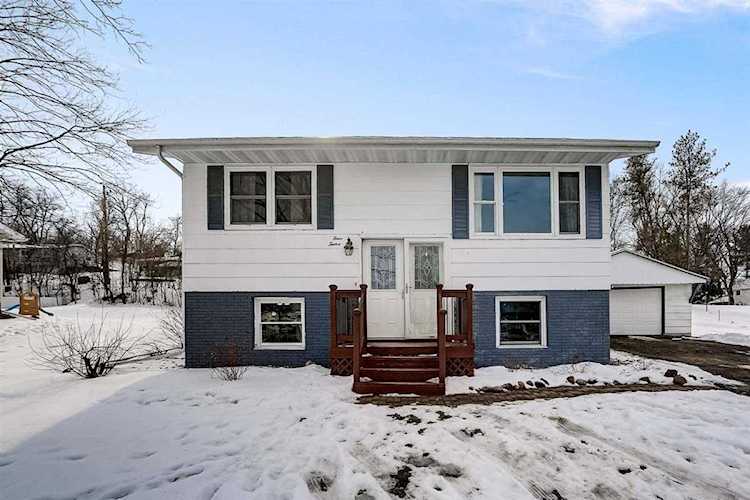 412 W Lincoln Dr Deforest, WI 53532