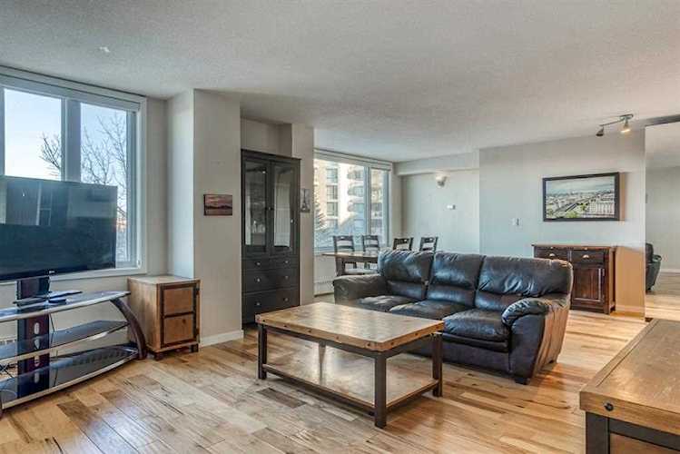 310 8 St SW #450 Calgary, AB T2P 3P3