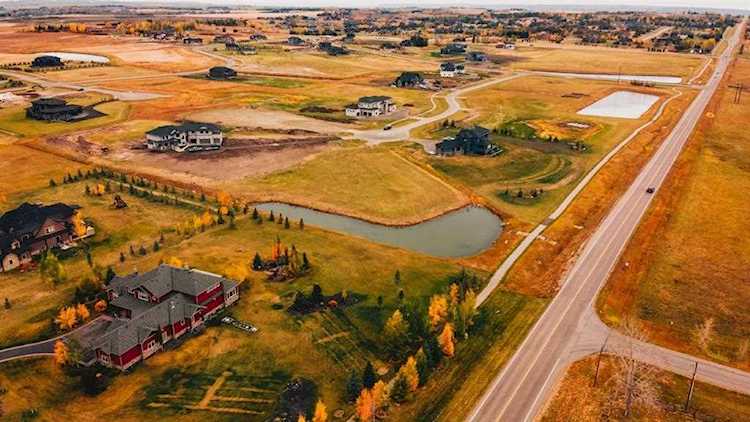 27 Windhorse Green Rural Rocky View County, AB T3Z 0B4