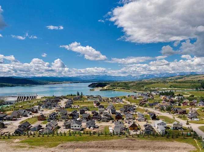 48 Cottageclub Ln Rural Rocky View County, AB T4C 1B1