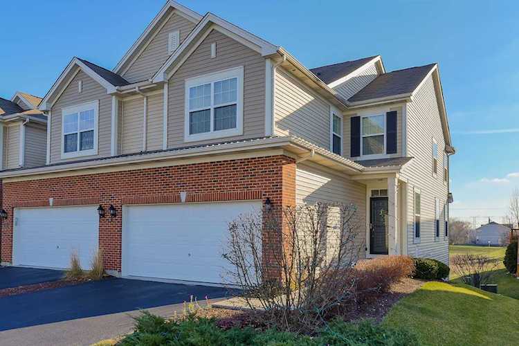 621 Patrick Dr Lombard, IL 60148
