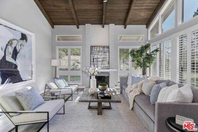 17049 Palisades Circle Pacific Palisades, CA 90272
