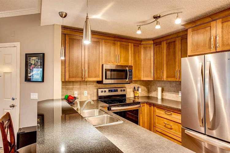 15 Sunset Square #222 Cochrane, AB T4C 0E7