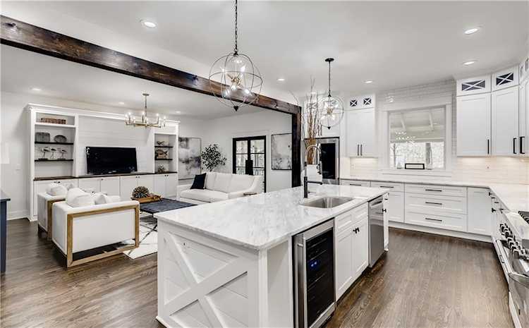 6240 Weatherly Dr Sandy Springs, GA 30328