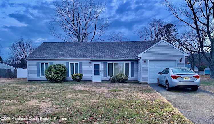 872 Buffalo Ct Toms River, NJ 08753