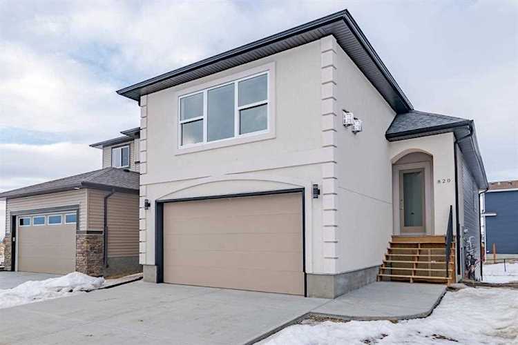 820 Lakewood Circle Strathmore, AB T0J 1Y0