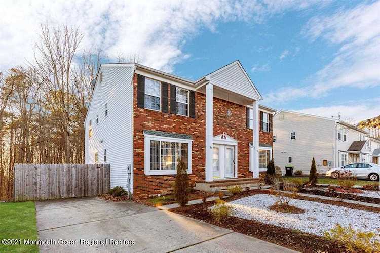21 Brewster Circle Old Bridge, NJ 08857