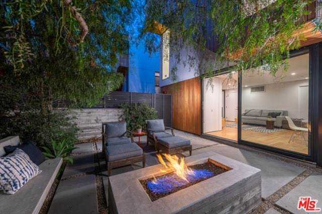1825 N Kenmore Avenue Los Angeles, CA 90027