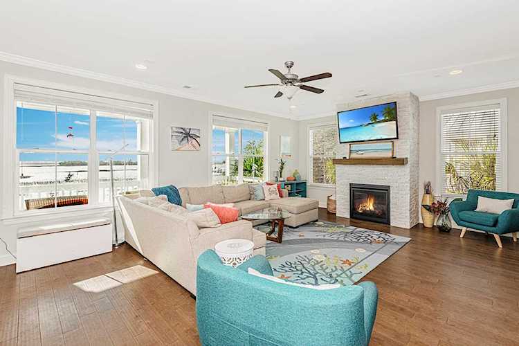 950 W Oceanview Rd Charleston, SC 29412