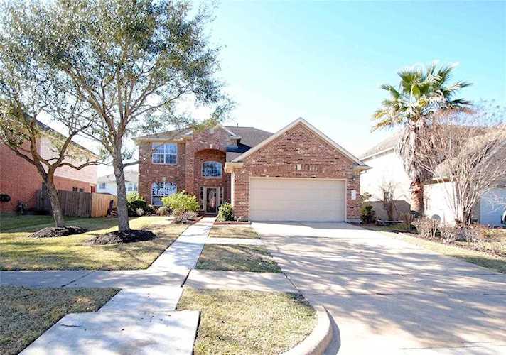 214 Elana Ln Stafford, TX 77477