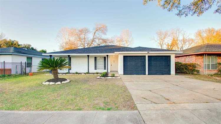 9726 La Vista Dr Houston, TX 77041