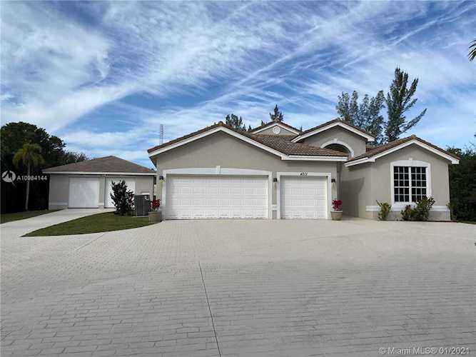 4801 SW 111th Ter Davie, FL 33328
