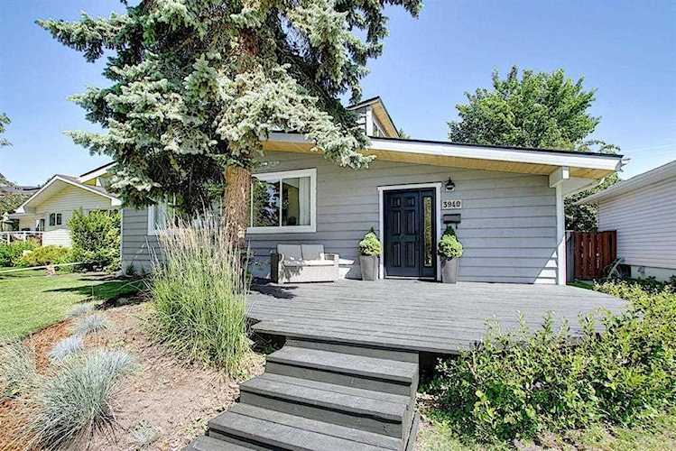 3940 Vincent Place NW Calgary, AB T3A 0H3