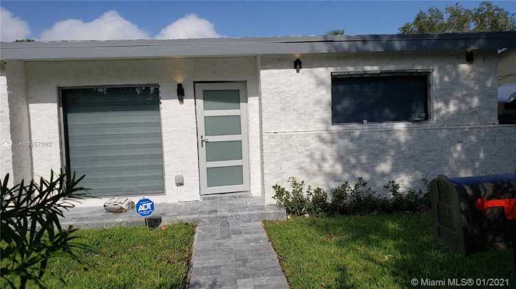 8430 E Dixie Hwy Miami, FL 33138