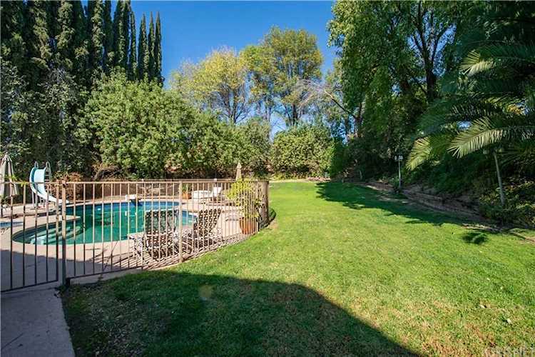 20437 Nashville Street Chatsworth, CA 91311