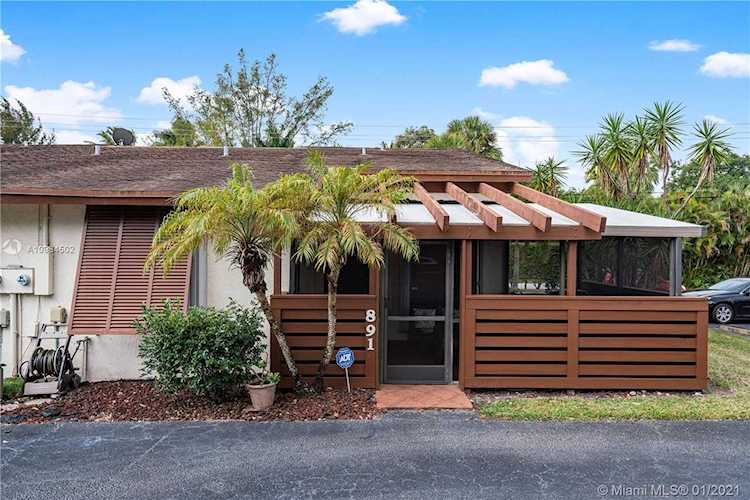 891 SW 120th Way Davie, FL 33325