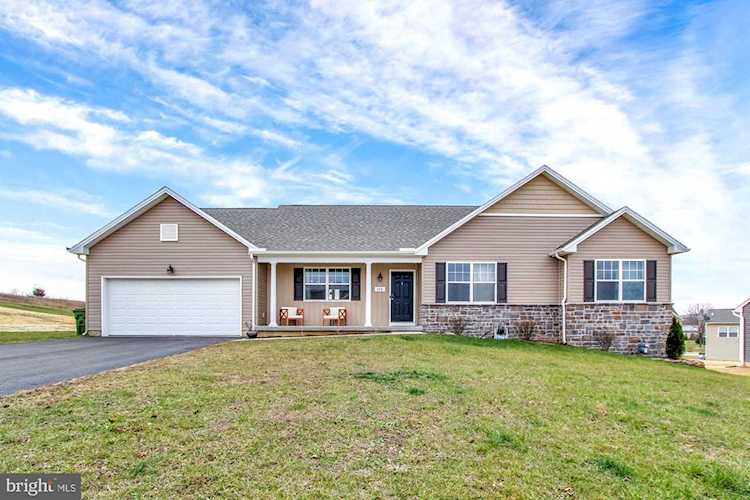 170 Cedarlyn Dr York, PA 17408