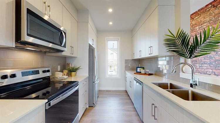 53 Skyview Ranch Ave NE Calgary, AB T3N 1Y8