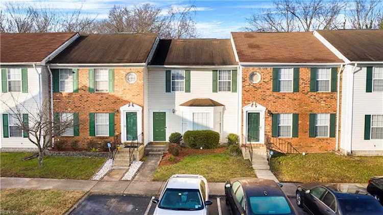 18 Saxony Place Hampton, VA 23669