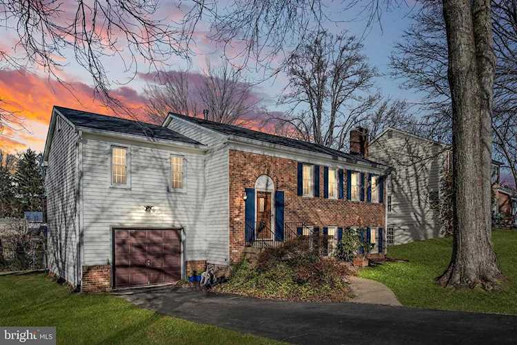 7402 Beverly Manor Dr Annandale, VA 22003
