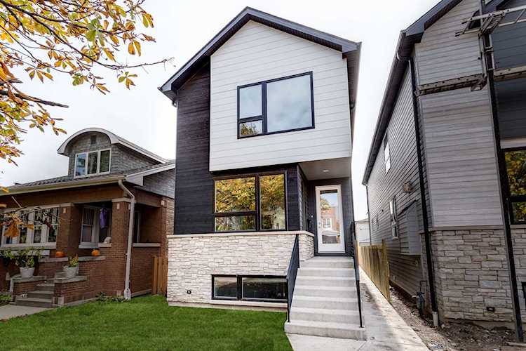 5751 W Ainslie St Chicago, IL 60630