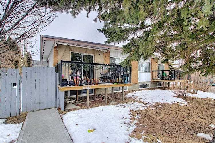 5524 Maddock Dr NE Calgary, AB T2A 3W4