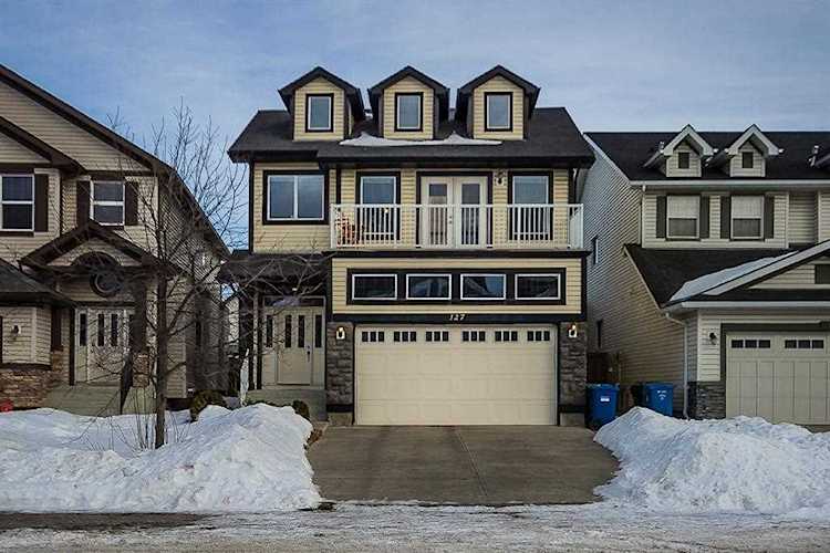 127 Royal Oak Manor NW Calgary, AB T2G 0A6