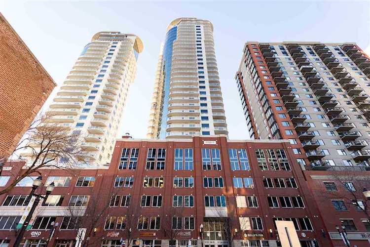 # 906 10152 104 Street Edmonton, AB T5J 1A7