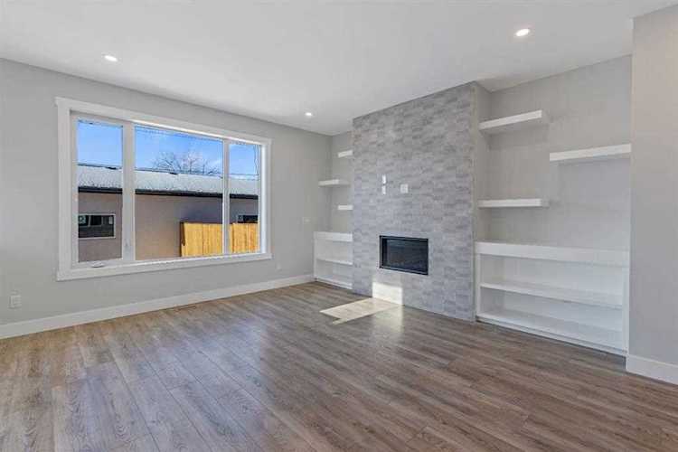 4645 84 St NW Calgary, AB T3B 2R4