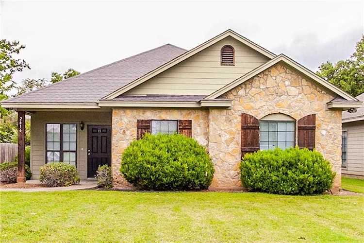 2616 S 3rd St Waco, TX 76706