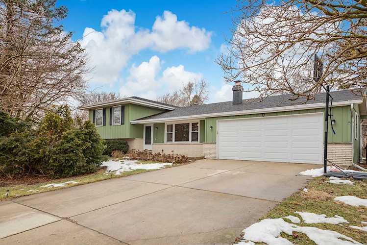 24448 Davids Ct Naperville, IL 60564