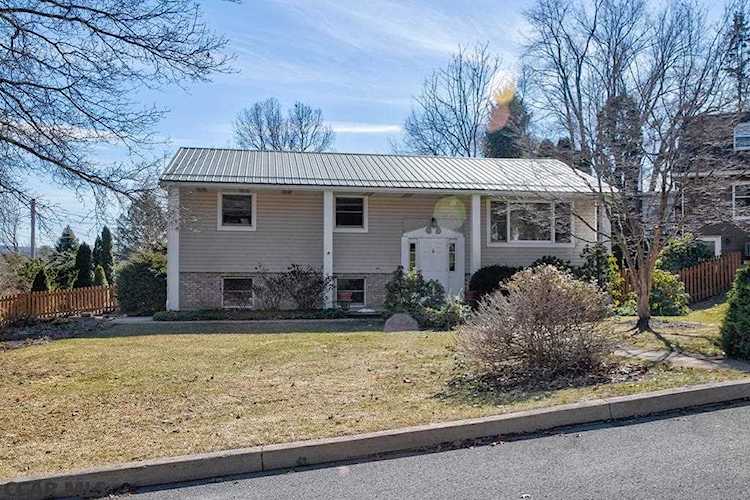 1624 Oxford Circle State College, PA 16803