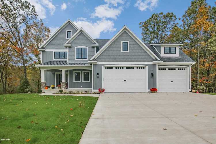 3706 NE Cherry Blossom Dr #38 Ada, MI 49301