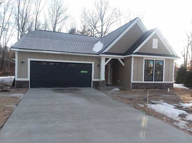 17484 Shinnecock Dr Spring Lake, MI 49456