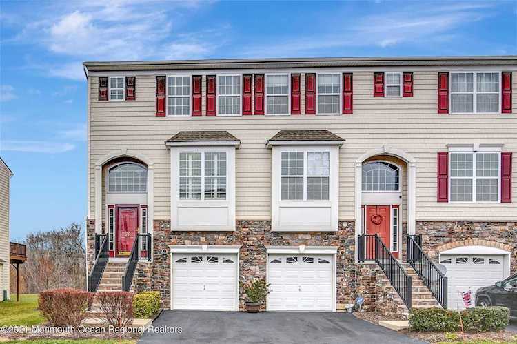 28 Daly Ct Old Bridge, NJ 08857