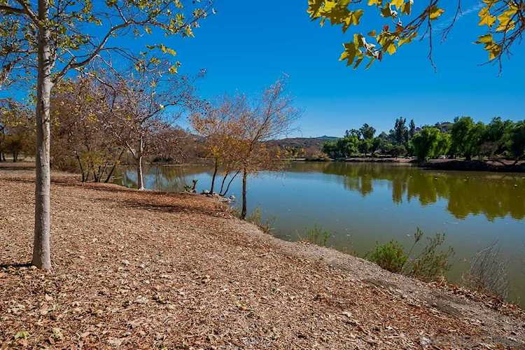 12650 Lakeshore Dr #115 Lakeside, CA 92040